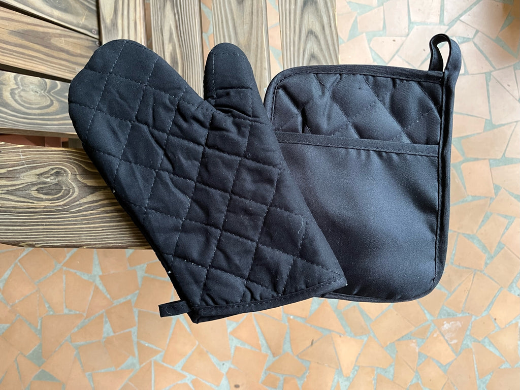 Custom Oven Mitts and Pot Holders with Pocket Bundle – Blue River Creations  LLC